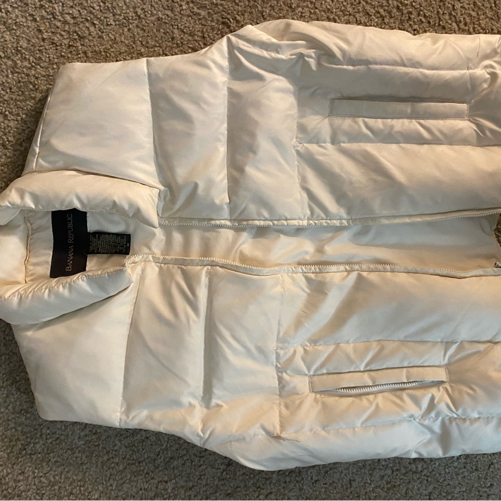 Banana Republic Cream Puffer Vest